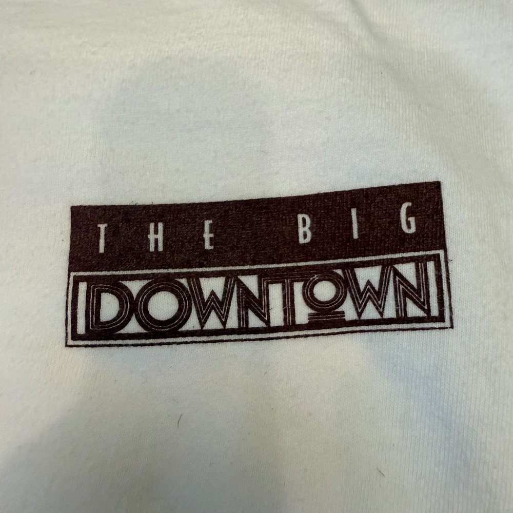 Vintage Hanes Beefy-T The Big Downtown Chicago Bar Restaurant Graphic T-Shirt XL - Picture 2 of 7